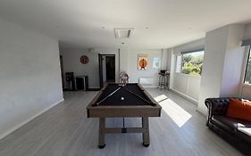 Family Coastal Escape Hot Tub, Cinema & Games Room